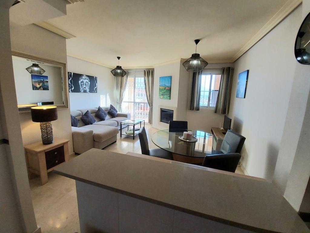 Duquesa Fairways, A Spacious Apartment With Fabulous Views And Facilities Manilva Exterior foto