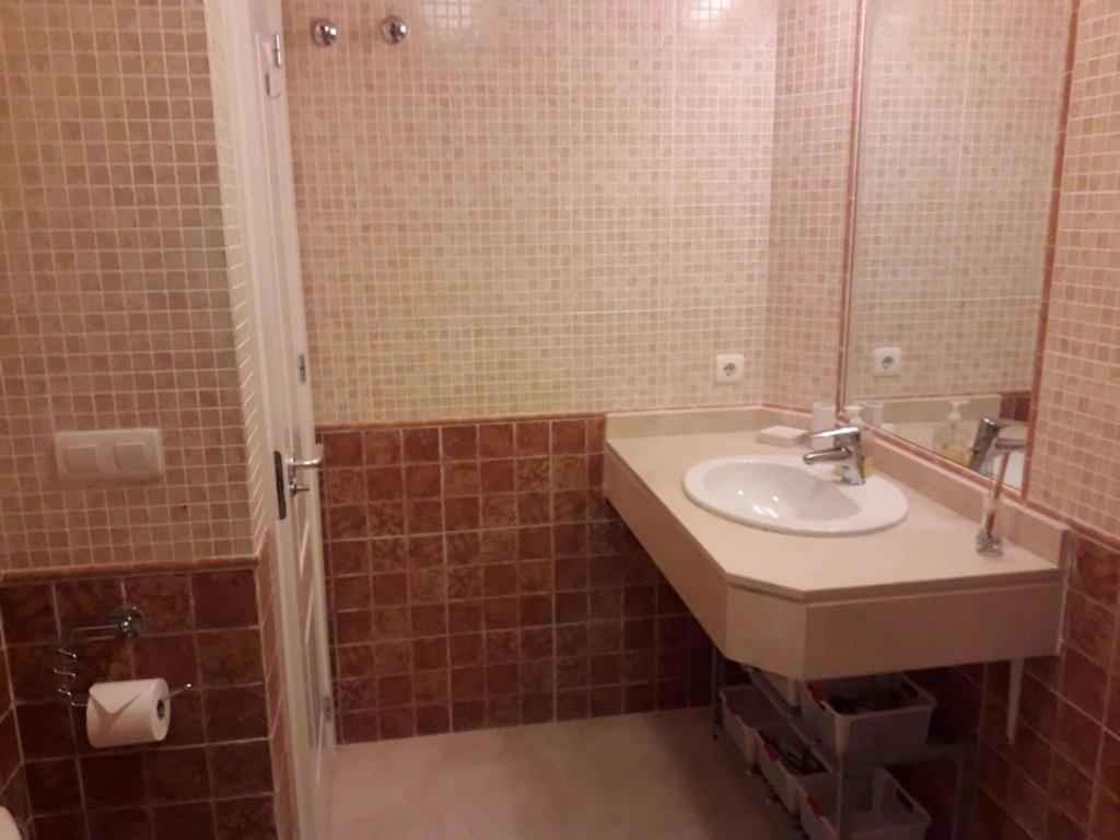 Duquesa Fairways, A Spacious Apartment With Fabulous Views And Facilities Manilva Exterior foto
