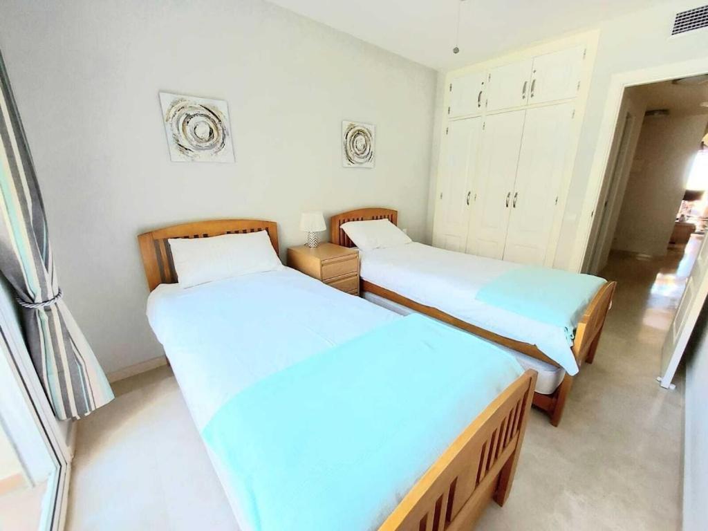 Duquesa Fairways, A Spacious Apartment With Fabulous Views And Facilities Manilva Exterior foto